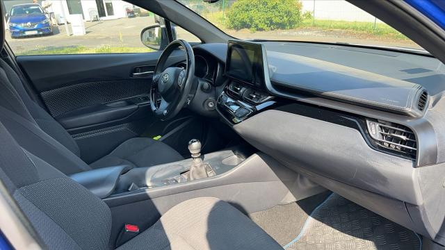 Toyota C-Hr image 6
