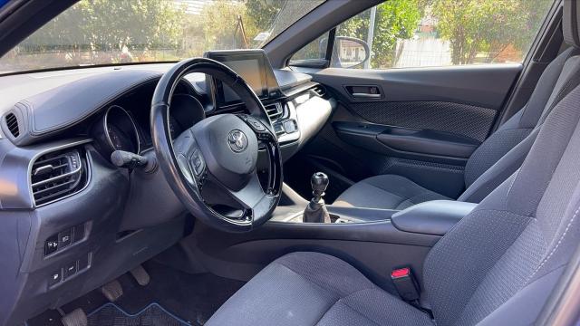 Toyota C-Hr image 8