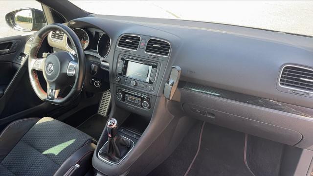 Volkswagen Golf image 1