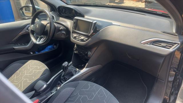 Peugeot 2008 image 7