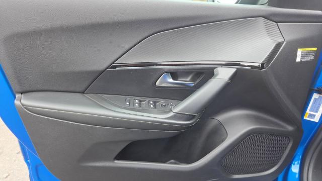 Peugeot 2008 image 2