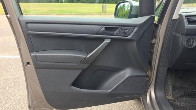 Volkswagen Caddy Van image 8