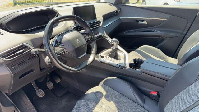 Peugeot 3008 image 3