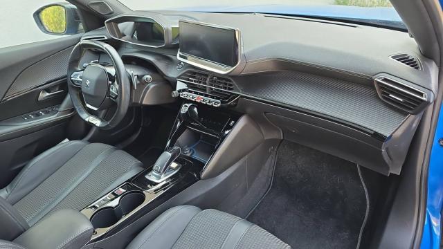 Peugeot 2008 image 1