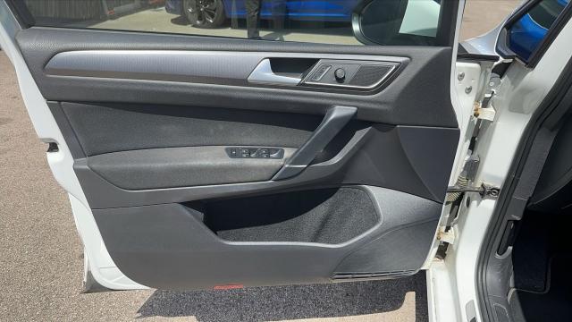 Volkswagen Golf Sportsvan image 3