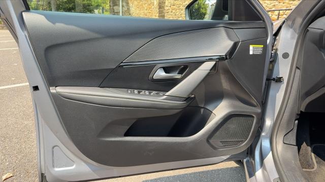 Peugeot 208 image 7