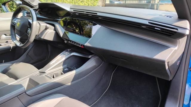 Peugeot 308 image 2