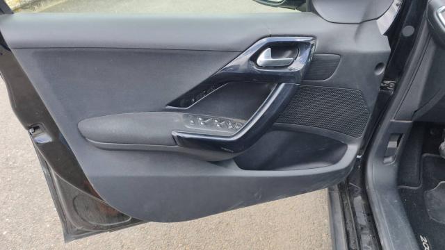 Peugeot 2008 image 6