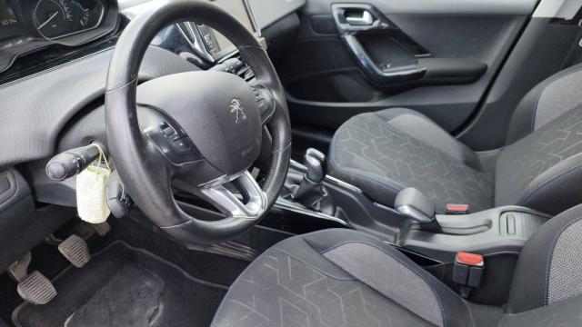 Peugeot 2008 image 4