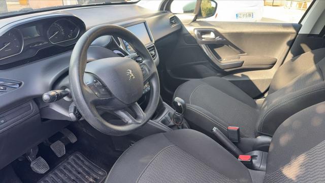 Peugeot 208 image 4