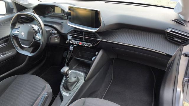 Peugeot 208 image 9