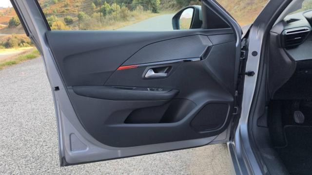 Peugeot 208 image 4