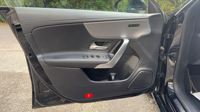 Mercedes Benz Cla Shooting Brake image 8