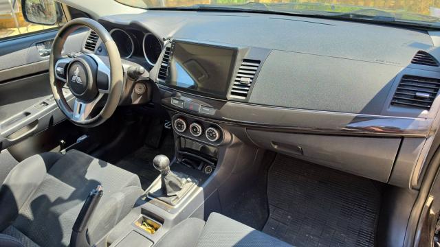 Mitsubishi Lancer Evolution image 6