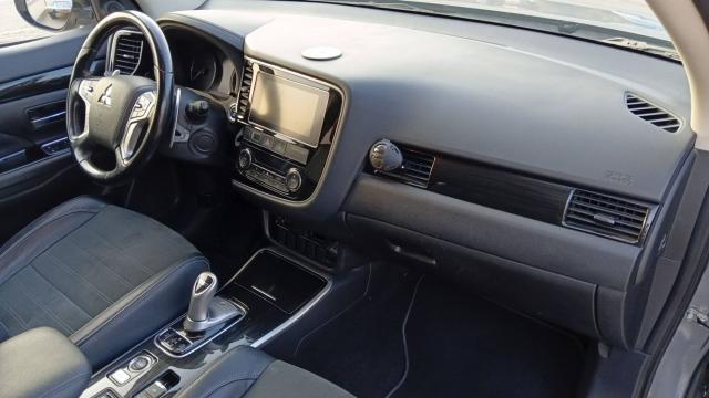Mitsubishi Outlander image 3