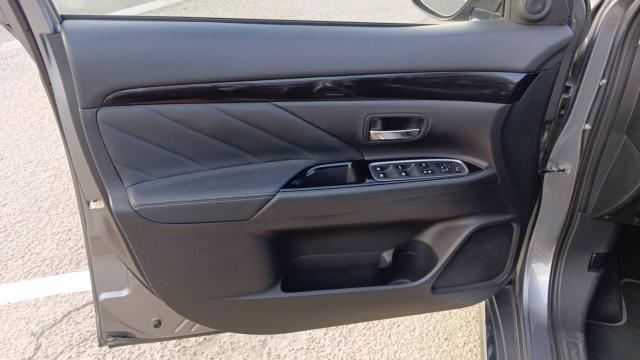 Mitsubishi Outlander image 8