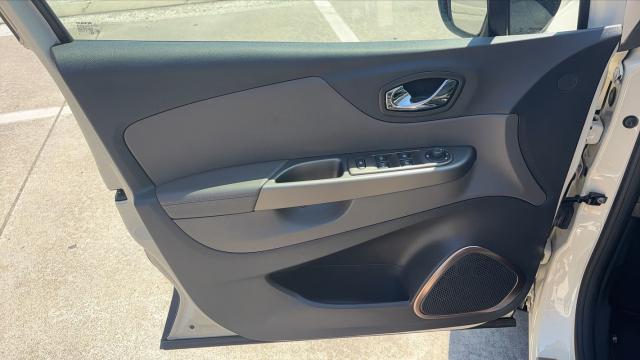 Renault Captur image 8