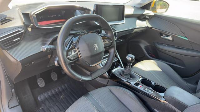 Peugeot 208 image 2