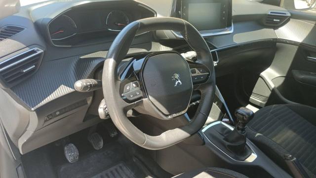 Peugeot 208 image 1