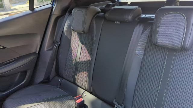 Peugeot 2008 image 2