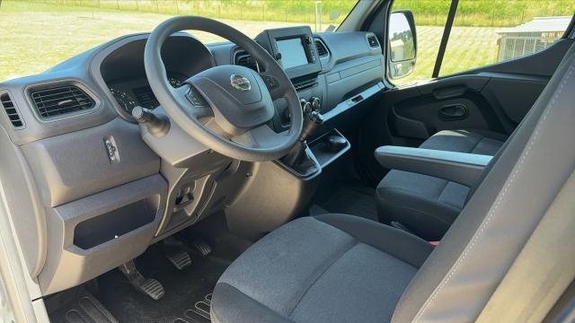 Nissan Interstar image 9
