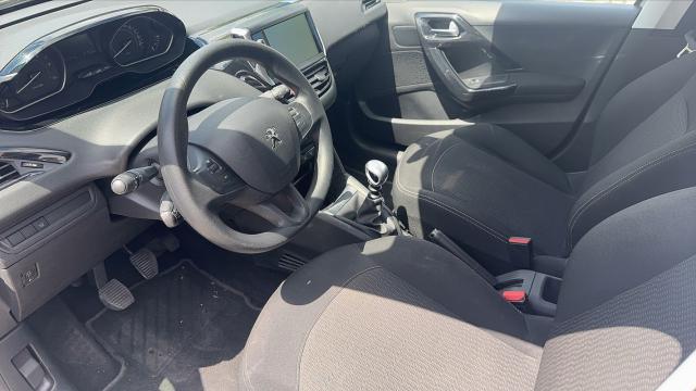 Peugeot 208 image 3