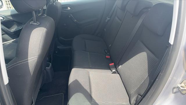 Peugeot 208 image 9