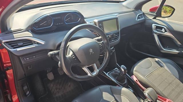 Peugeot 2008 image 2