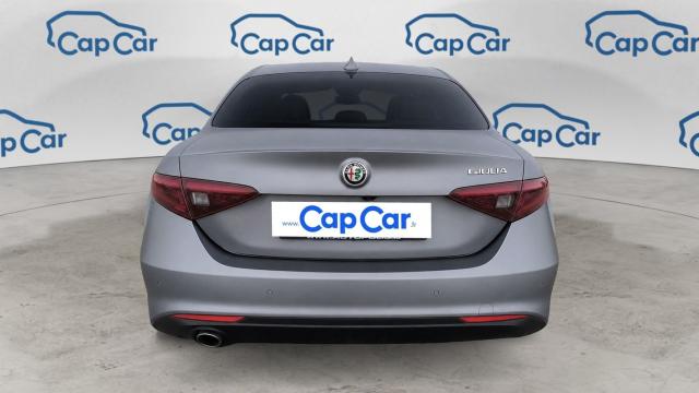 Alfa Romeo Giulia image 2