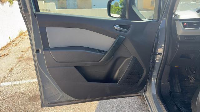 Nissan Townstar image 7