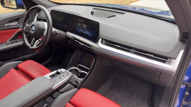 Bmw Ix1 image 4