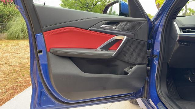Bmw Ix1 image 9