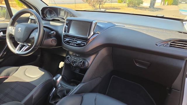 Peugeot 208 image 7