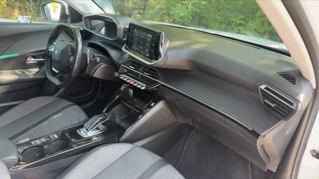 Peugeot 2008 image 3