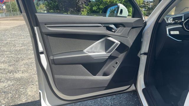 Audi Q3 image 9