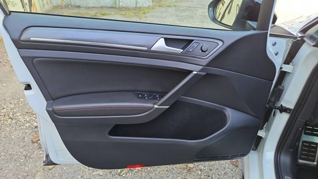 Volkswagen Golf image 7