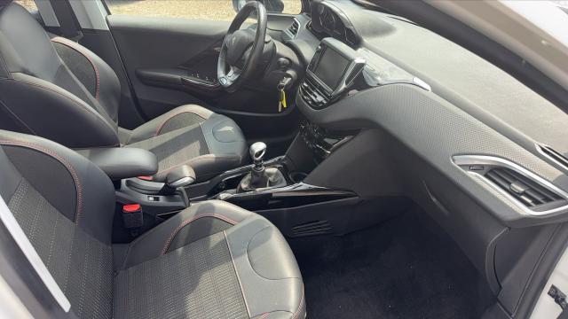 Peugeot 2008 image 7