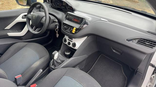 Peugeot 208 image 6