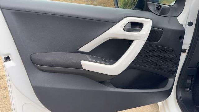 Peugeot 208 image 8