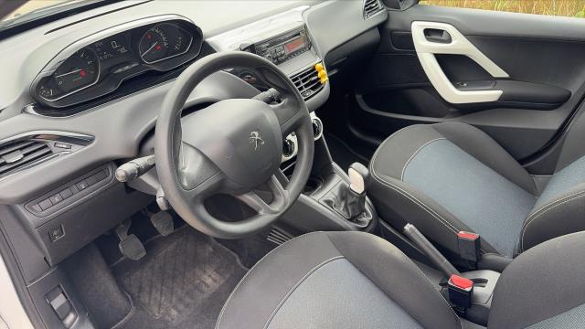 Peugeot 208 image 4