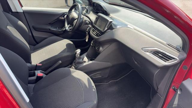 Peugeot 208 image 3
