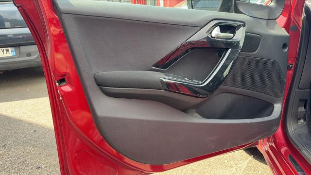 Peugeot 208 image 9