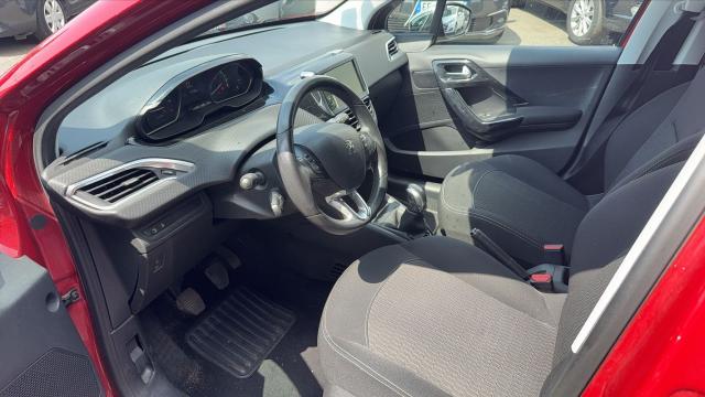 Peugeot 208 image 4
