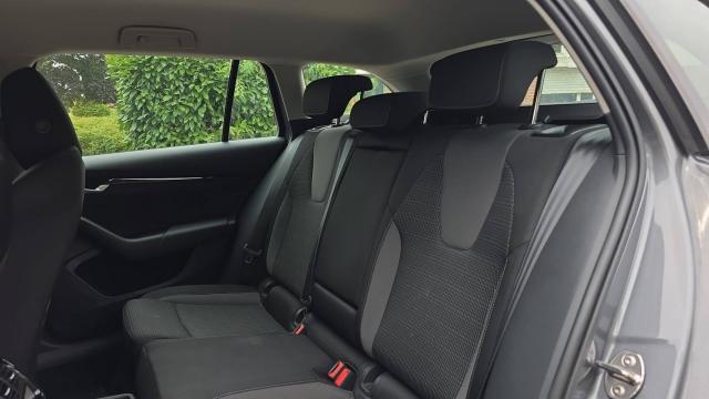 Skoda Octavia image 6