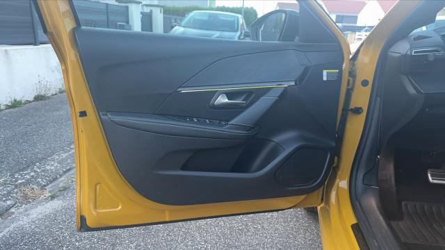 Peugeot E-208 image 8