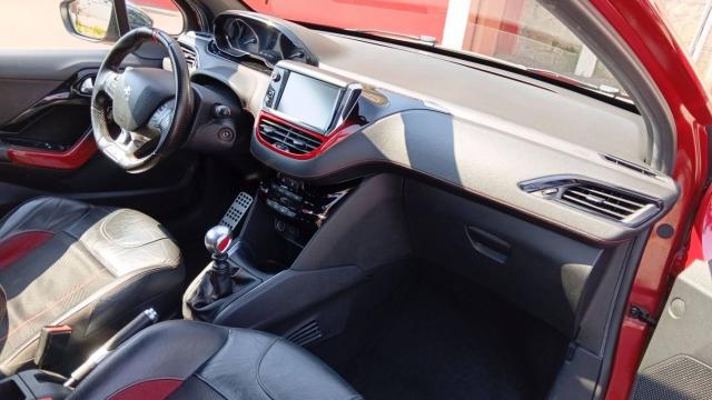 Peugeot 208 image 8