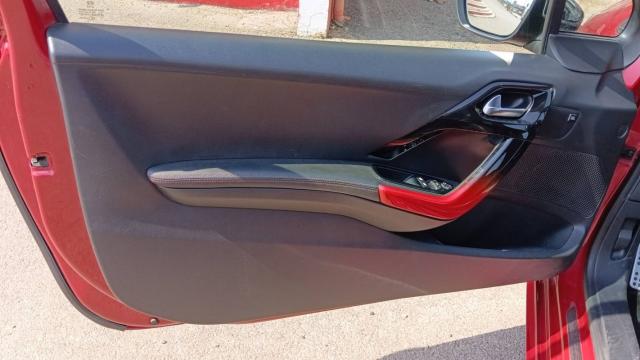 Peugeot 208 image 6