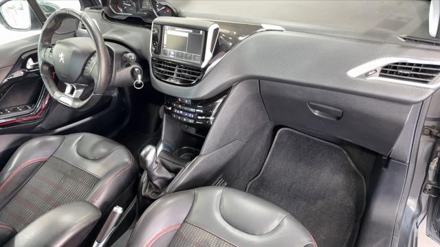 Peugeot 208 image 5