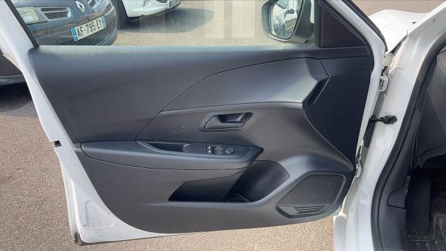 Peugeot 208 image 5