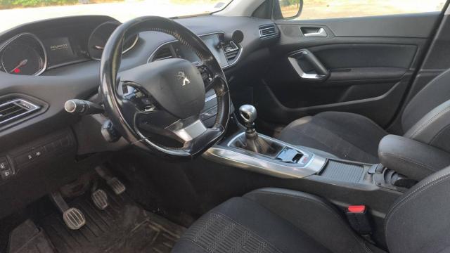 Peugeot 308 image 2